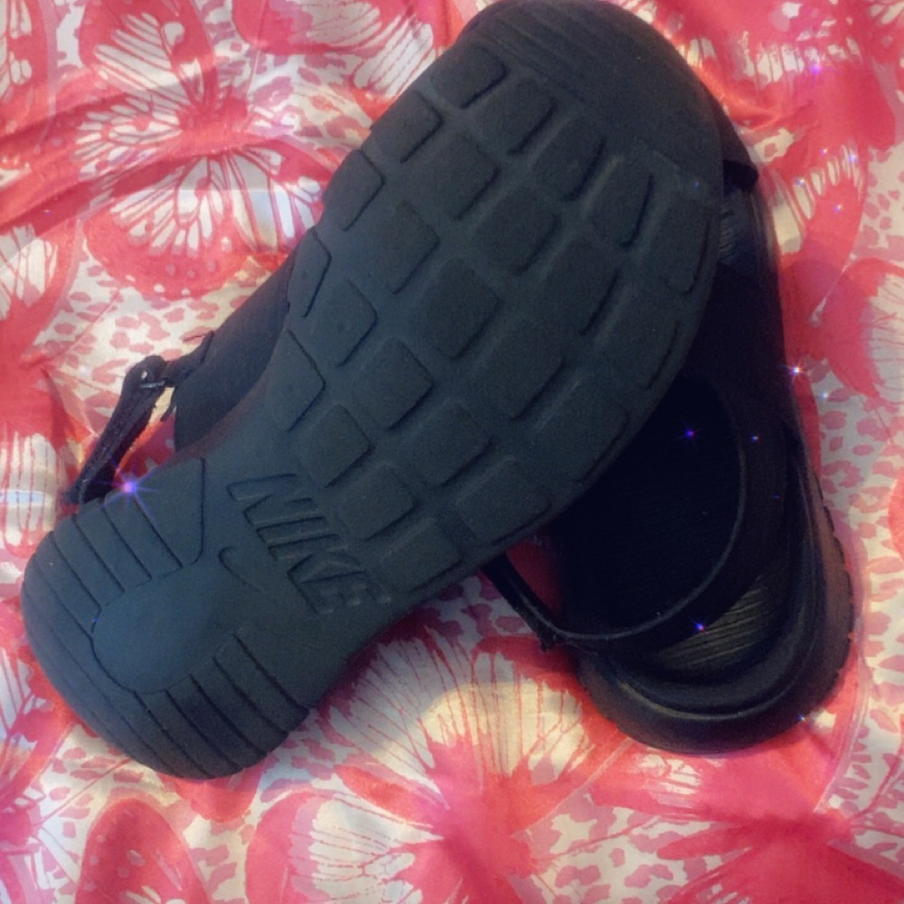 Nike Black Sport Sandals with Adjustable Straps - Picture 3 of 3